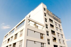 マンションエントランスドアを自動ドア化するメリット・デメリット